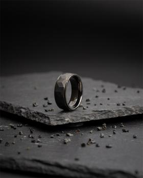 Preview: 8 mm Titanring mit Schwarz-auf-Schwarz-Finish - Timor Black